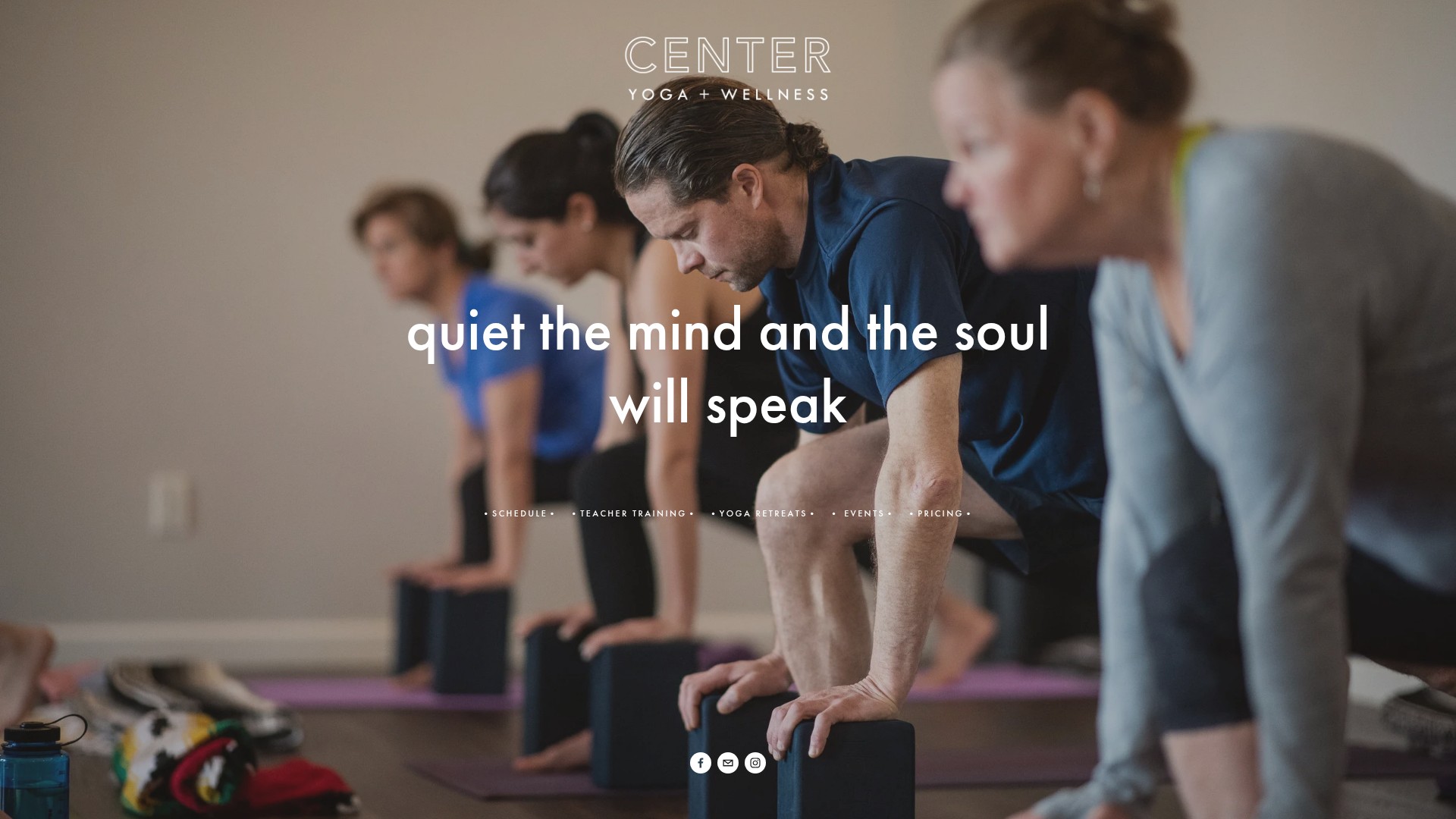 Screenshot of centeryogawellness.com