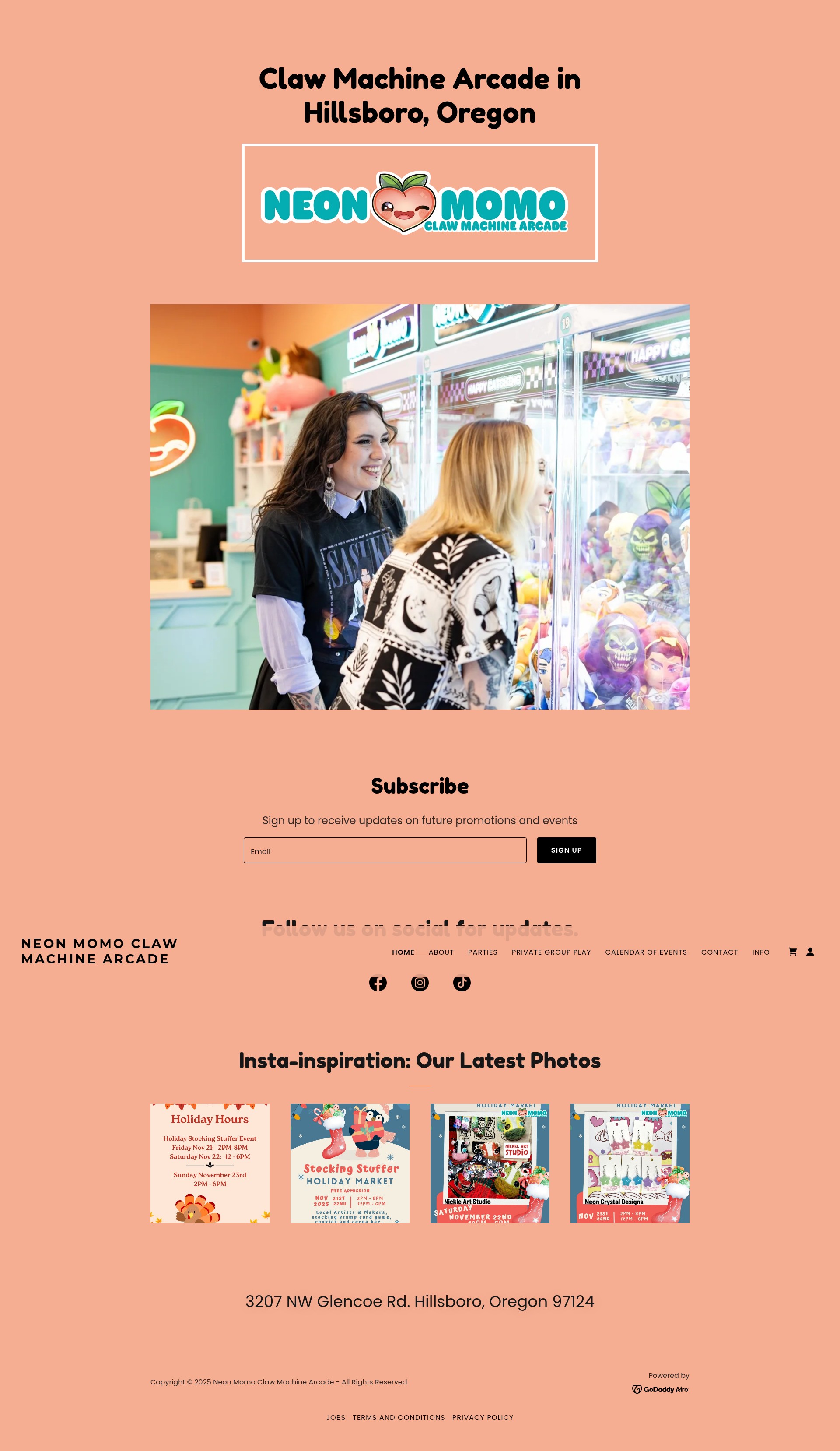 Screenshot of neonmomo.com